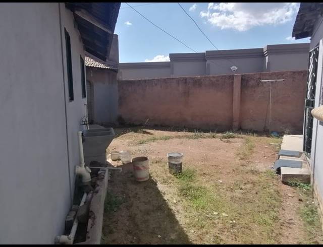 2 BEDROOM HOUSE FOR SALE IN SOSHANGUVE GG